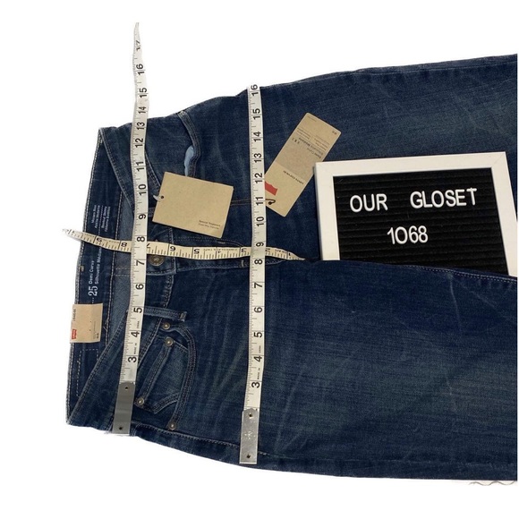 LEVI's, NWT, DEMI CURVE, Modern Rise, Bootcut Skinny Jeans. 25X32 inseam. - Picture 6 of 7